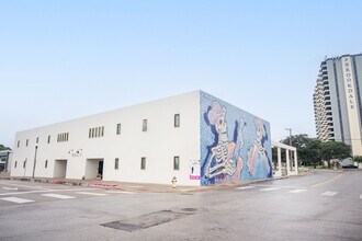 201 S Chaparral St in Corpus Christi, TX - Building Photo - Building Photo