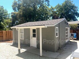 1854 South Ave in Sacramento, CA - Building Photo