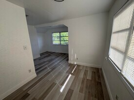 717-743 43rd St in West Palm Beach, FL - Building Photo