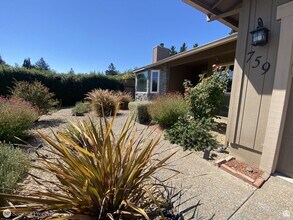 759 Istvan Rd in Sonoma, CA - Building Photo - Building Photo