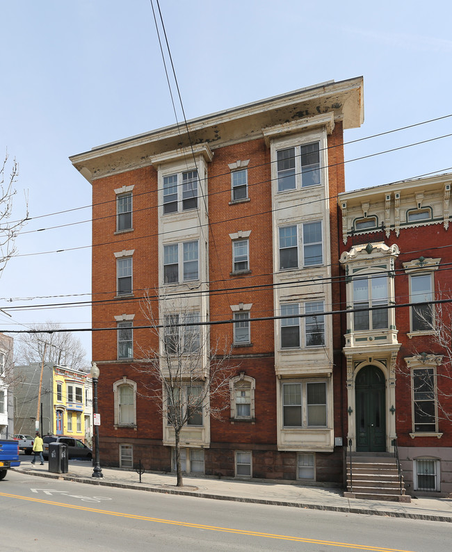 176 Chestnut St in Albany, NY - Building Photo - Building Photo