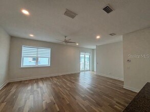 821 Oak Bend Ln in Dunedin, FL - Foto de edificio - Building Photo
