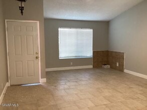 1108 Oakwood Ln in Rosamond, CA - Building Photo - Building Photo