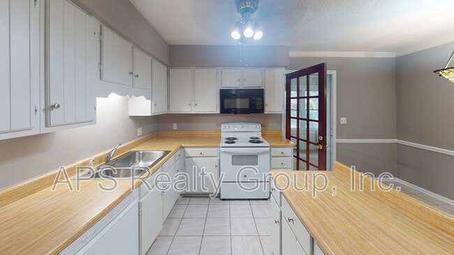 4001 S Bend Dr in Winston-Salem, NC - Building Photo - Building Photo