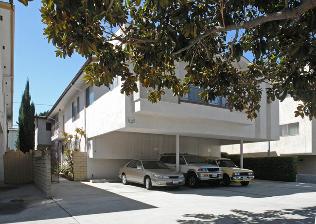 1129 S Sherbourne Dr in Los Angeles, CA - Foto de edificio - Building Photo