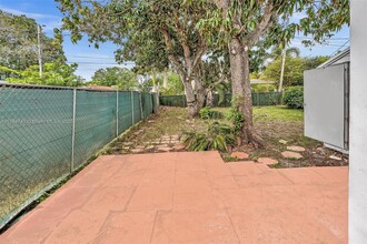 930 N 16th Ave in Hollywood, FL - Building Photo - Building Photo
