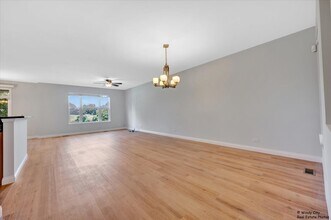 1848 Crenshaw Cir in Vernon Hills, IL - Building Photo - Building Photo