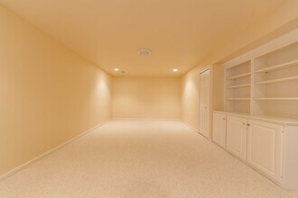 7914 Kilmory Cir in Portage, MI - Building Photo - Building Photo