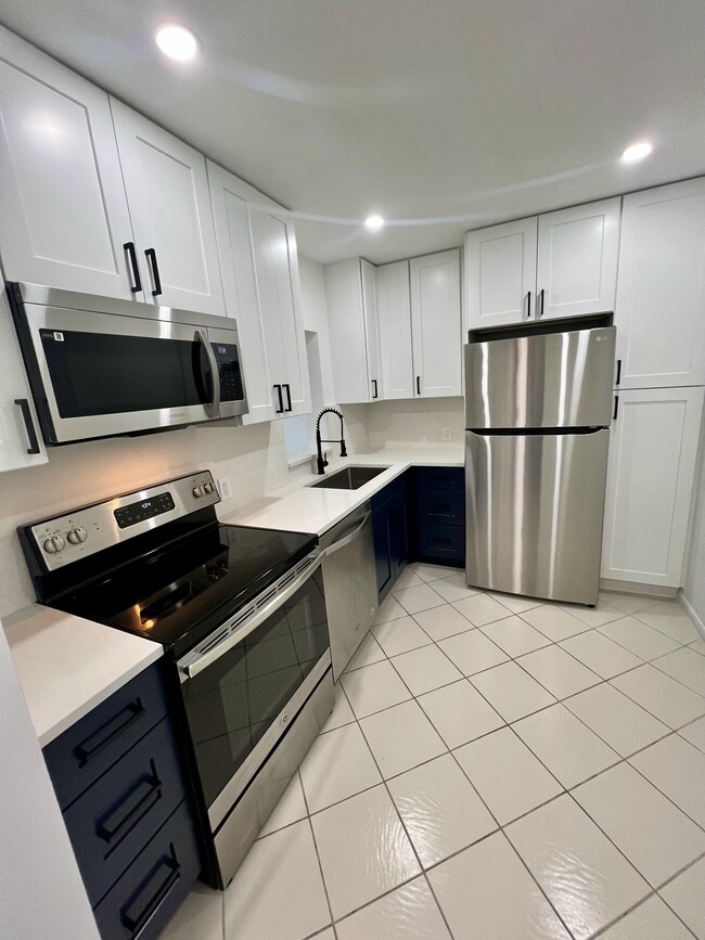 property at 4657 Fountains Dr S