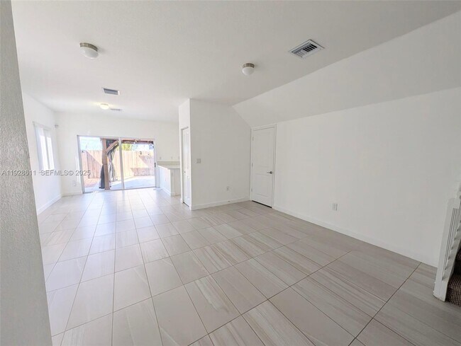 1238 NW 4th Ln in Florida City, FL - Building Photo - Building Photo