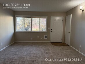 4003 SE 28th Pl in Portland, OR - Building Photo - Building Photo