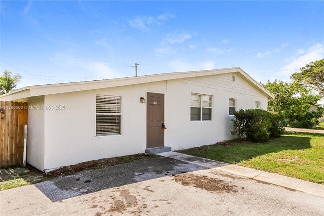 property at 1116 S 14th Ct