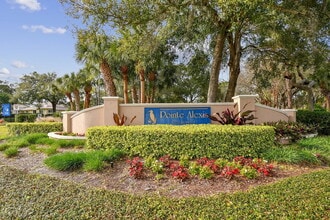 1011 S Pointe Alexis Dr in Tarpon Springs, FL - Building Photo - Building Photo