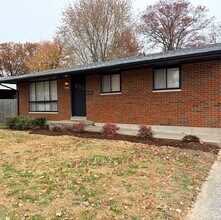 1928 Cornell Ave in Edwardsville, IL - Foto de edificio - Building Photo