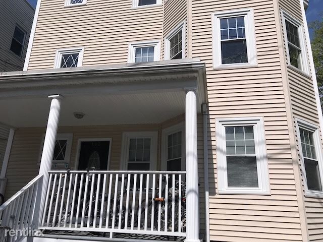 132 Central St-Unit -Apt 1 in Somerville, MA - Building Photo