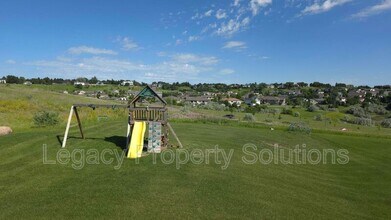 1213 Round Top Rd in Bismarck, ND - Building Photo - Building Photo
