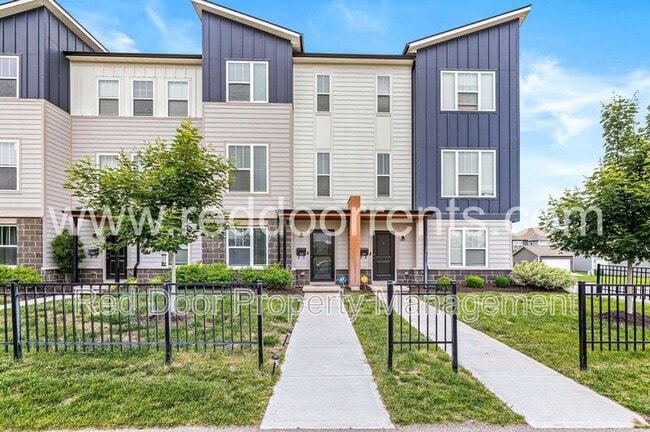 2936 W New York St in Indianapolis, IN - Foto de edificio - Building Photo