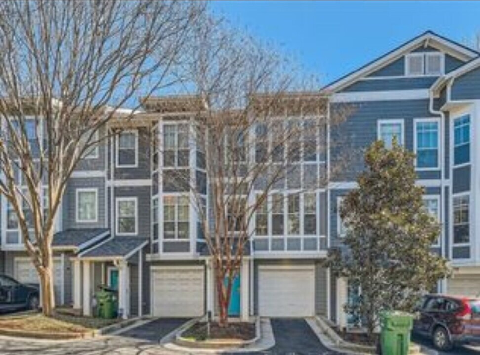 1055 Park Row N in Atlanta, GA - Building Photo