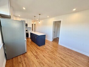 4816 W Henderson St, Unit 1 in Chicago, IL - Building Photo - Building Photo