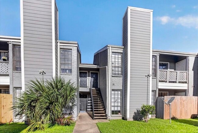property at 12500 Sandpiper Dr