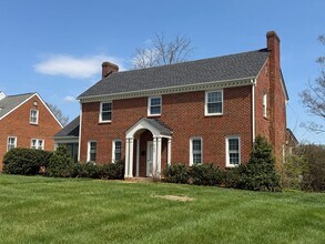 4102 Peakland Pl in Lynchburg, VA - Building Photo - Building Photo