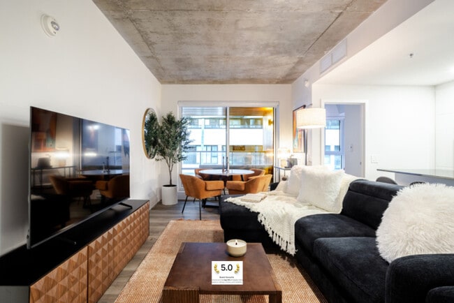 1251 Rue Ottawa