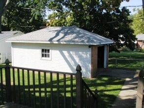 1205 W Bloomington Rd, Unit 1205West in Champaign, IL - Building Photo - Building Photo