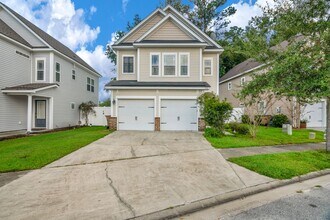 690 Summer Hill Way in Richmond Hill, GA - Building Photo - Building Photo