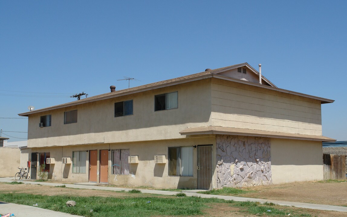 940 N Cota St in Corona, CA - Building Photo