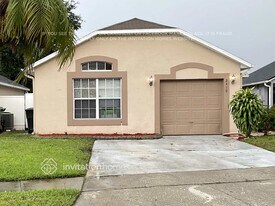 2419 Parsons Pond Cir in Kissimmee, FL - Building Photo