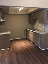 10050 W Nine Mile Rd-Unit -19 in Oak Park, MI - Building Photo - Building Photo