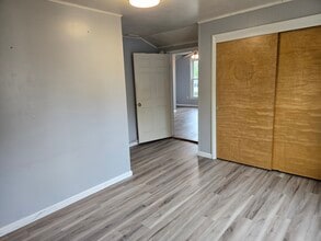 503 N Rath Ave, Unit B in Ludington, MI - Building Photo - Building Photo
