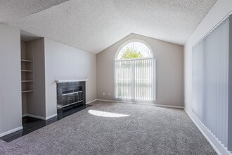 Keystone in Northglenn, CO - Foto de edificio - Building Photo