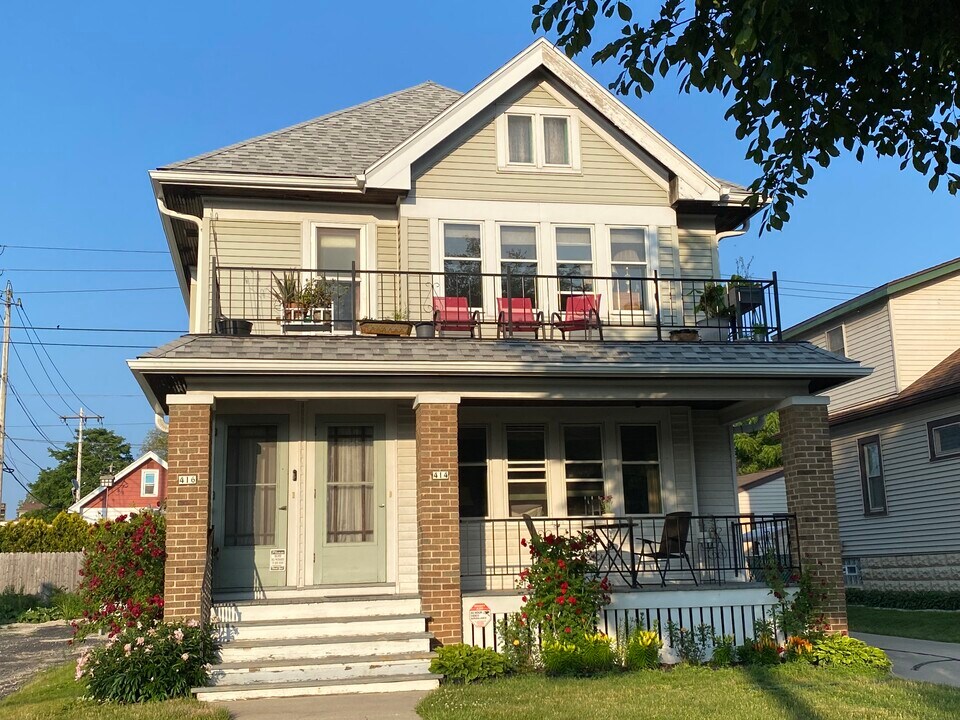 416 N 63rd St, Unit Cozy 2BR Upper in Milwaukee, WI - Foto de edificio