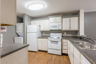 College Towne Apartments in Lansing, MI - Foto de edificio - Interior Photo