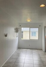 17263 Owen St in Fontana, CA - Foto de edificio - Building Photo