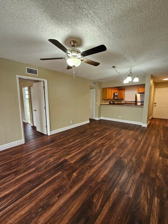 1620 Balfour Point Dr in West Palm Beach, FL - Foto de edificio