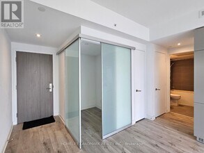 161 Roehampton Ave in Toronto, ON - Building Photo - Building Photo