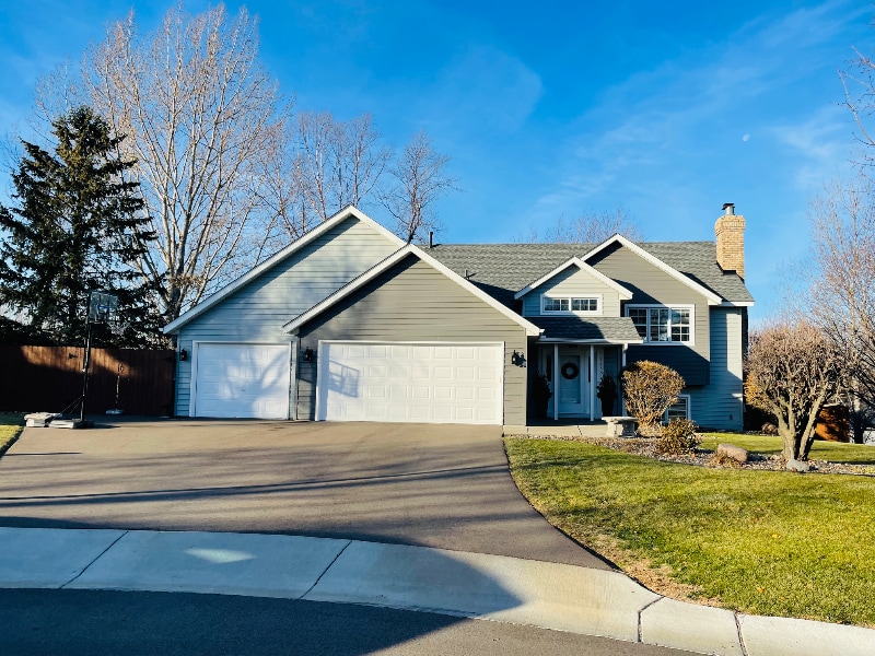 17853 82nd Pl N in Osseo, MN - Foto de edificio