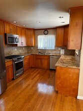 354 Northumberland Ave, Unit 354 in Redwood City, CA - Building Photo - Building Photo