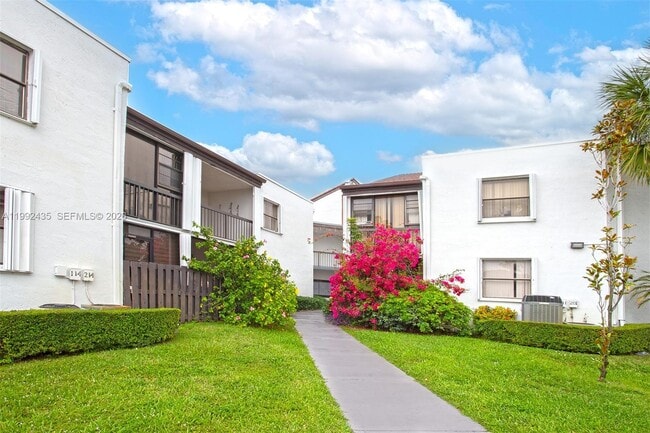 property at 9441 Fontainebleau Blvd