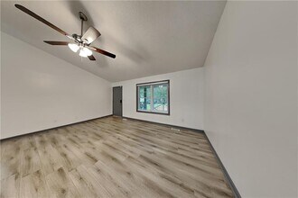 5406 Jamestowne Dr in Powder Springs, GA - Building Photo - Building Photo
