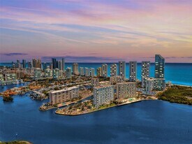 500 Bayview Dr in Sunny Isles Beach, FL - Building Photo