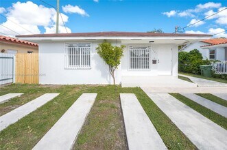1765 NW 4th St in Miami, FL - Building Photo - Building Photo