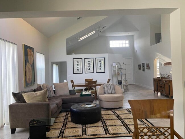 property at 17560 Vía Capri