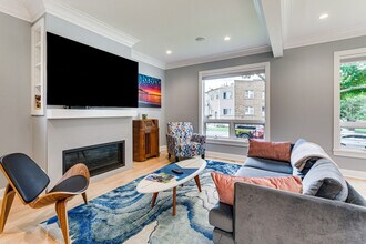 4727 N Kiona Ave in Chicago, IL - Building Photo - Building Photo