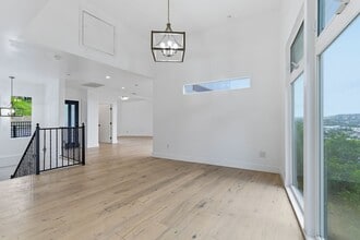 2409 Yorkshire Dr in Los Angeles, CA - Building Photo - Building Photo