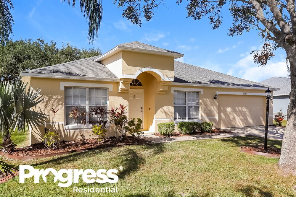 3180 Thoroughbred Loop N in Lakeland, FL - Building Photo