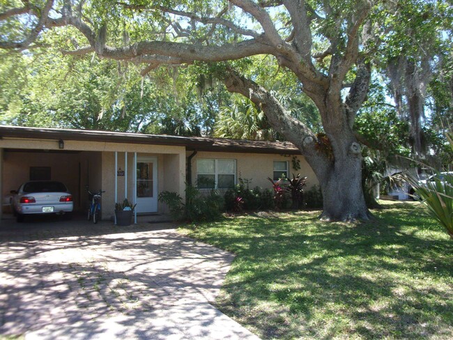 205 Zoratoa Ave in St. Augustine, FL - Foto de edificio - Building Photo