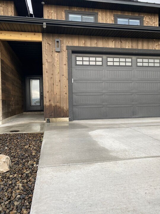 677 Stone Peak Lp in Driggs, ID - Building Photo